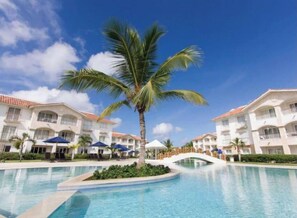 Pool - New and elegant FISH just steps from the sea.

 (Bayahibe)
