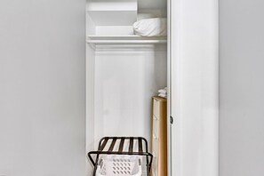 Apartment | 3 bedrooms - Comfortable 2BR Apt Near Capitol Hill SLC (Salt Lake City)