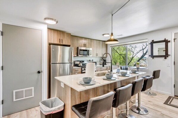 Apartment | 3 bedrooms - Comfortable 2BR Apt Near Capitol Hill SLC (Salt Lake City)