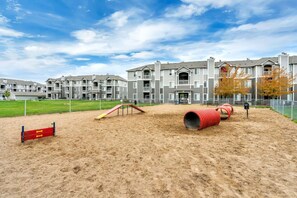 3 bedrooms - Remodeled Apt Pool Gym - Near Hill AFB Lagoon (Clearfield)