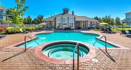 Remodeled Apt Pool Gym - Near Hill AFB Lagoon