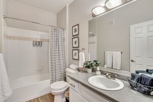 Apartment | Bathroom