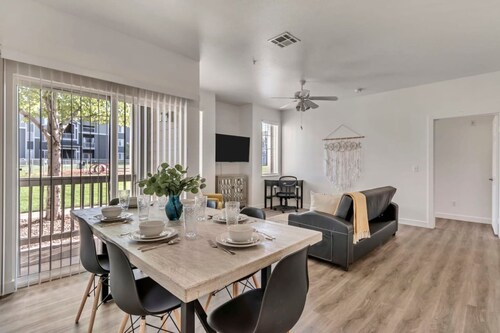 1st Fl King Beds Pool Garage - Near AFB