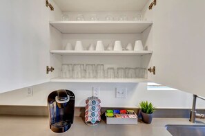 Apartment - Convenient 2BR Apt w Covered Parking SLC (Salt Lake City)