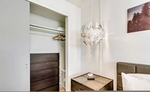 Apartment - Convenient 2BR Apt w Covered Parking SLC (Salt Lake City)