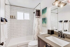 Apartment | 3 bedrooms - Charming 2BR w King Queen Close to SLC (Salt Lake City)