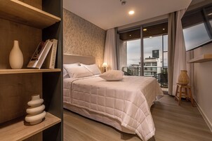 Hypo-allergenic bedding, pillowtop beds, laptop workspace