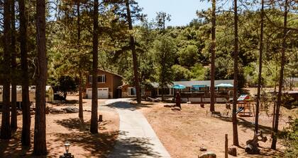Yosemite Hillview - Large home with Pool and Hot Tub, Pet friendly!