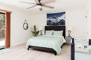 6 chambres, coffres-forts dans les chambres, bureau