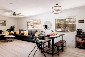 Dining - Yosemite Resort - Sleeps 24, Sauna, Pool, Spa, Game, Pet Friendly (Oakhurst)