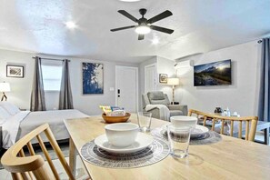 Apartment | 6 bedrooms - 3-story 6-bedroom 4 Bathrooms 3min-asian Dist (Oklahoma City)