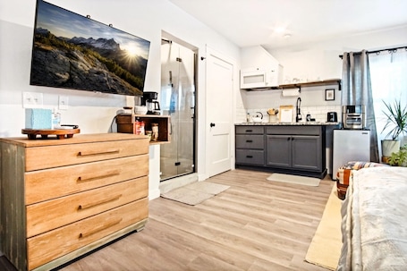 ์ํํธ | 1 ๊ฐ์ ์นจ์ค