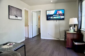 Apartment | 1 bedroom - Cozy Home- Zoos Museums Fun Step From Your Door (Oklahoma City)