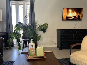 Apartment - Bright Trendy Studio 9min to Asia District (Oklahoma City)