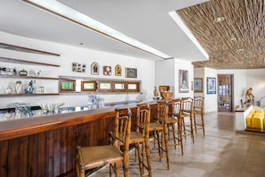 Villa | 8 bedrooms, Internet