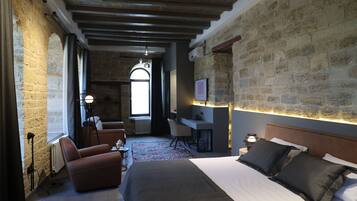 Executive-dobbeltværelse - ikke-ryger - balkon | Pengeskab på værelset, skrivebord, mørklægningsgardiner, lydisolering