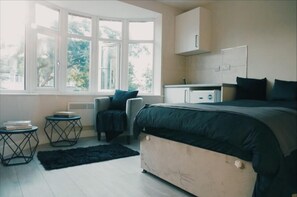 1 habitación, wifi y ropa de cama
