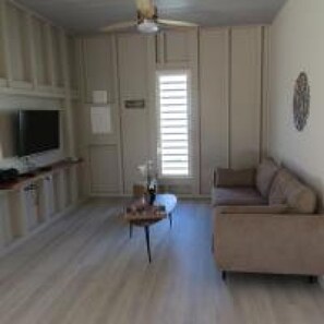 Villa | 2 Schlafzimmer, Schreibtisch