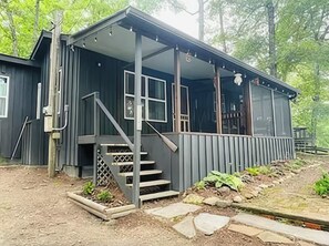 Unclassified image, 2 of 6, button - This lakeside home is the perfect spot to unwind and enjoy nature. (Tallassee)