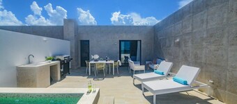 Elegant and Spacious Penthouse With Ocean View