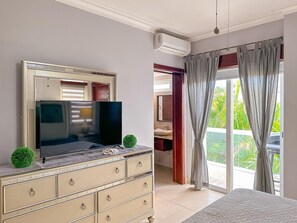 3 bedrooms, Internet - Incredible 3 BR Penthouse w BBQ Jacuzzi (Punta Cana)