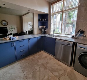 Apartment | 2 bedrooms - Luxurious Sea Point Apartment (Cape Town)