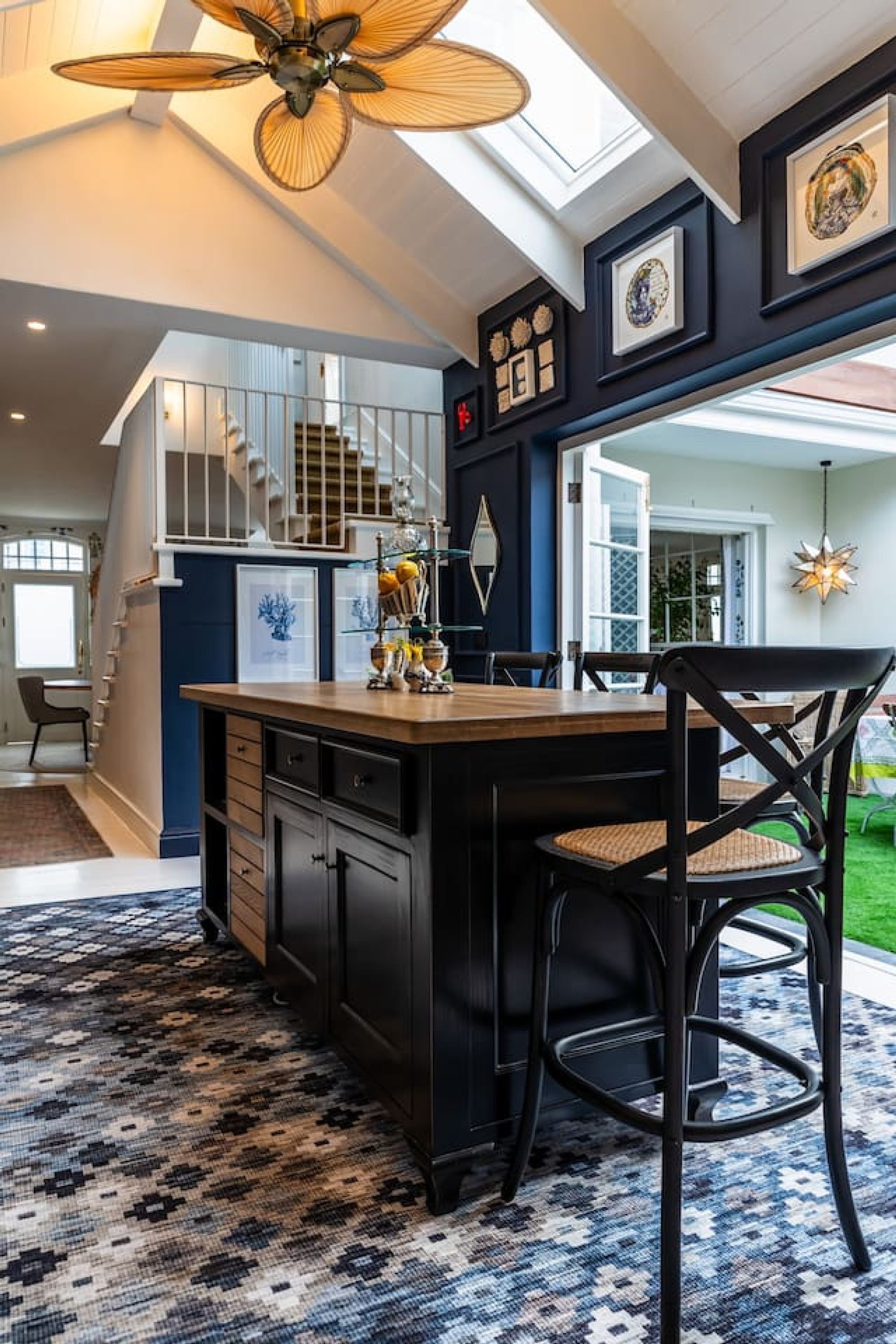 House | 2 bedrooms, desk