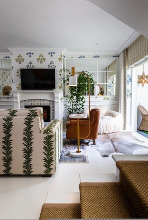 House - Modern Coastal Townhouse at The Majestic (Cape Town)