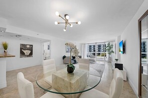 アパートメント | 1 室のベッドルーム、デスク、インターネットアクセス