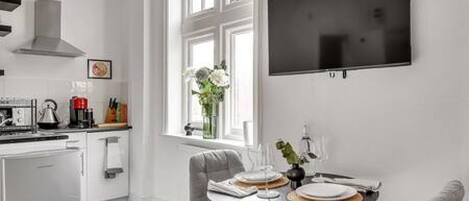 アパートメント | 2 室のベッドルーム、デスク、インターネットアクセス