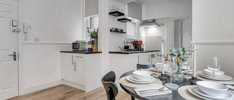 アパートメント | 2 室のベッドルーム、インターネットアクセス