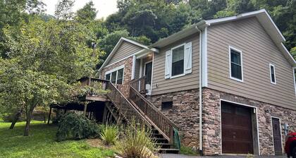 Rural Home with Private Walking Trails on 1400 Private
Acres