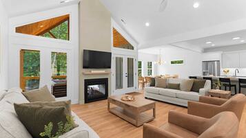 House (5 Bedrooms) | Interior