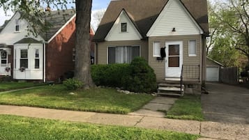 3 bedrooms, Internet