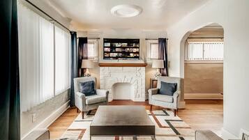 3 bedrooms, Internet