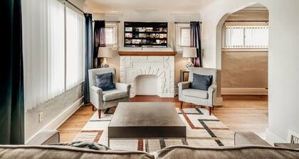 Shiny and Comfortable Oakland House 3 car Driveway