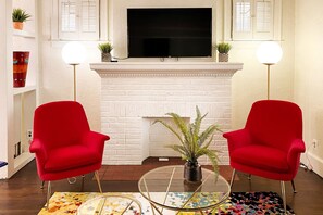 Apartment | 2 bedrooms, Internet - Gather Around the Mid-century Table at a Tranquil Haven (Detroit)