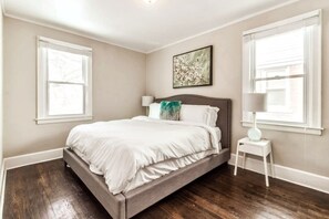 House | 6 bedrooms, Internet - Great 6 Bedroom Peaceful Family Retreat in the University District (Detroit)