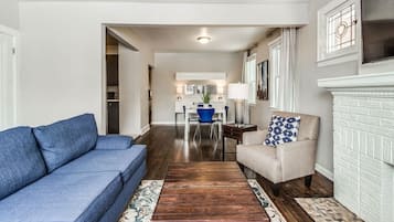 House | 6 bedrooms, Internet