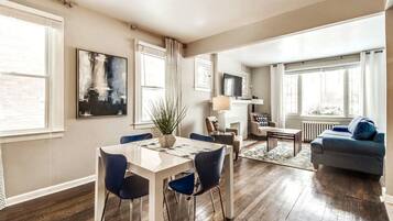 House | 6 bedrooms, Internet