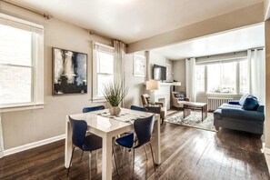 House | 6 bedrooms, Internet - Great 6 Bedroom Peaceful Family Retreat in the University District (Detroit)