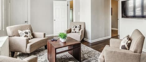 House | 6 bedrooms, Internet