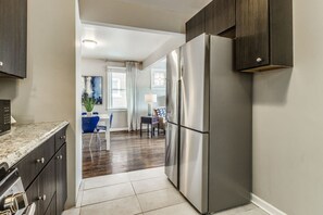 House | 6 bedrooms, Internet - Great 6 Bedroom Peaceful Family Retreat in the University District (Detroit)