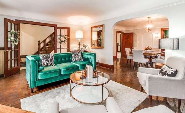 House - Glamorous Green Beauty in the Heart of University District 15min to Downtown (Detroit)