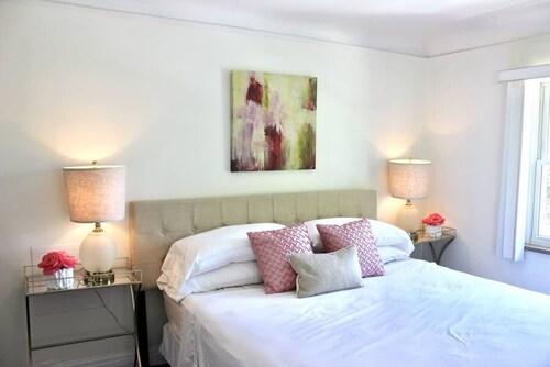 Spacious Luxury Home 5 min to Detroit Golf Club 4 car Free Parking