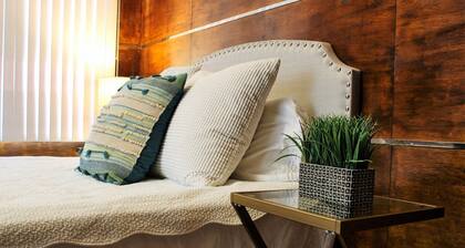 Spacious Luxury Home 5 min to Detroit Golf Club 4 car Free Parking