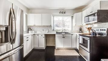 منزل | 5 عدّة غرف نوم وخدمة الإنترنت