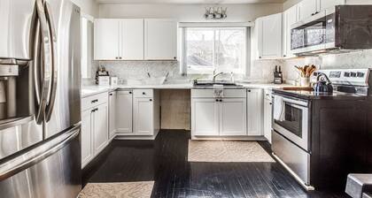 Spacious Luxury Home 5 min to Detroit Golf Club 4 car Free Parking