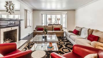 House | 5 bedrooms, Internet