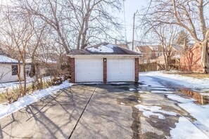 منزل | 5 عدّة غرف نوم وخدمة الإنترنت